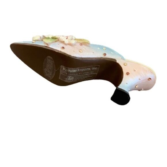 The Garden Party Glower Miniature Shoe is perfect for decorative accessory. - Picture 6 of 8